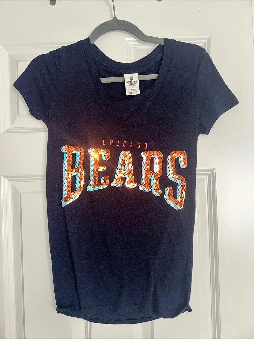Victoria's Secret PINK Victoria's Secret NFL Chicago Bears Sequin V-Neck Tee XS